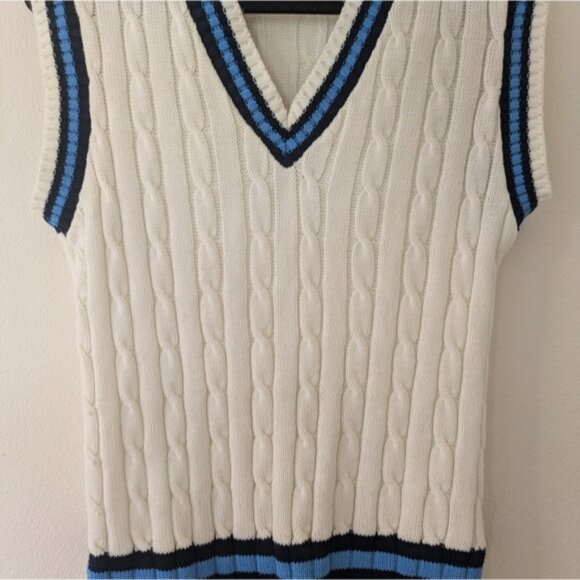 White with Blue Trim Cable Knit Sweater Vest sz M V-Neck Preppy - Picture 4 of 7
